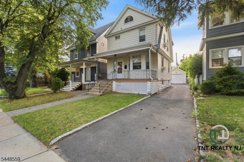 157 Ward Pl