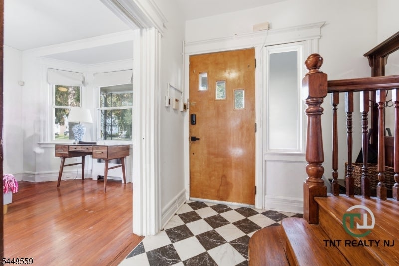 157 Ward Pl