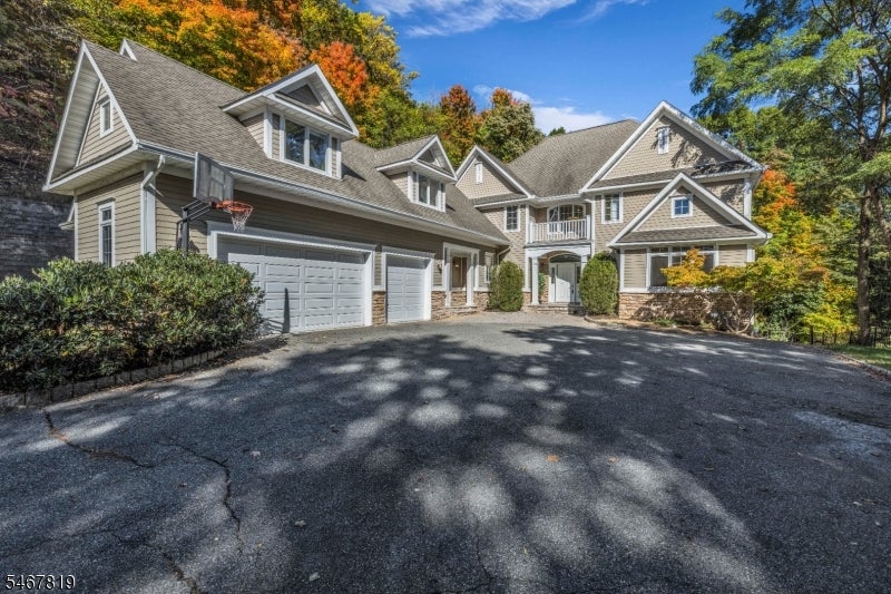 8 Chapel Hill Ct