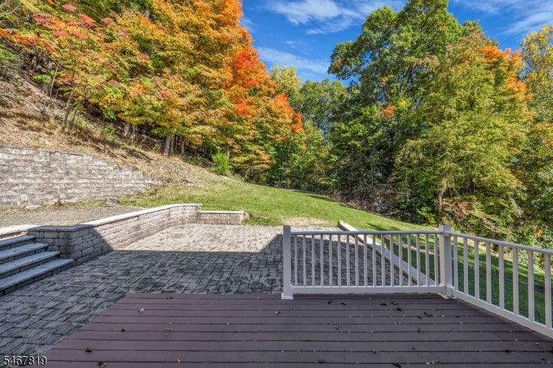 8 Chapel Hill Ct