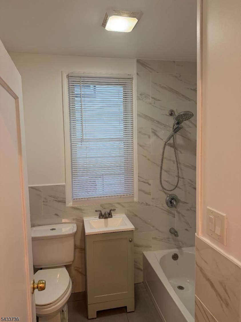 187 W 48Th St