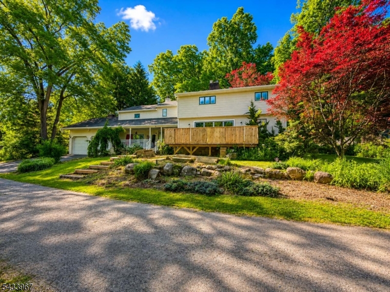 3 Hillcrest Ave