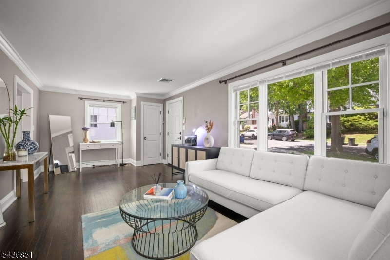 18 Sunset Dr