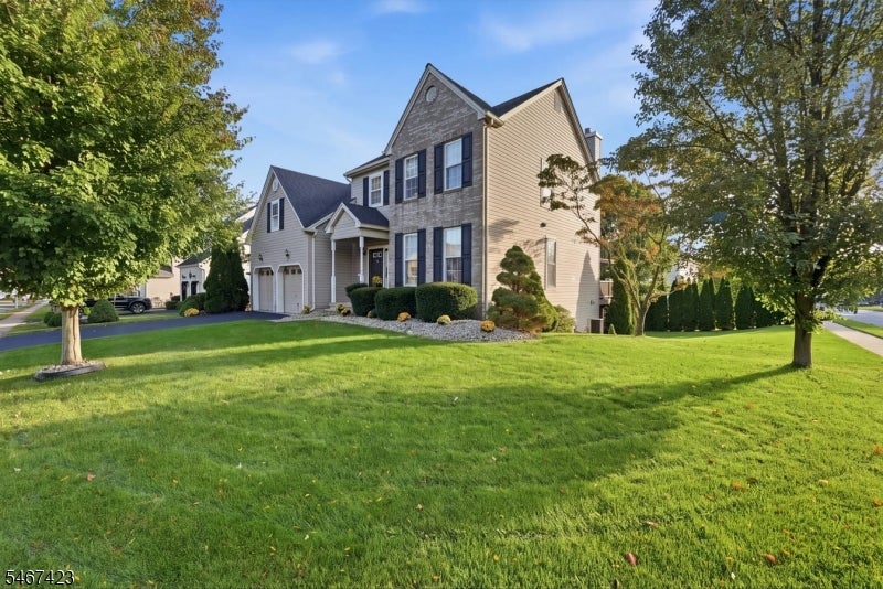 17 Windsor Ln