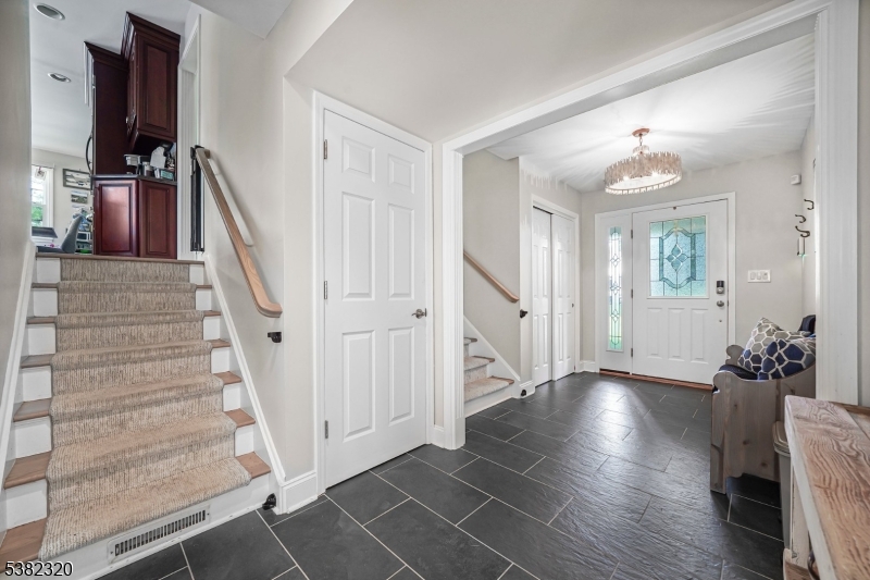 16 Westminster Dr