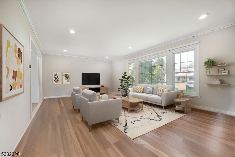 16 Westminster Dr