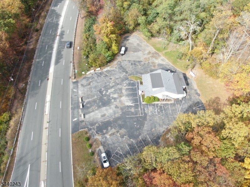 409 Woodport Rd