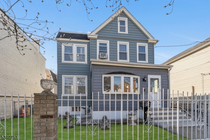 136 Willow St