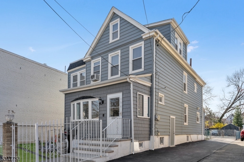 136 Willow St