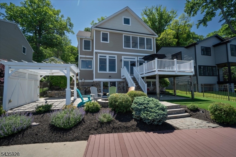 41 E Shore Rd