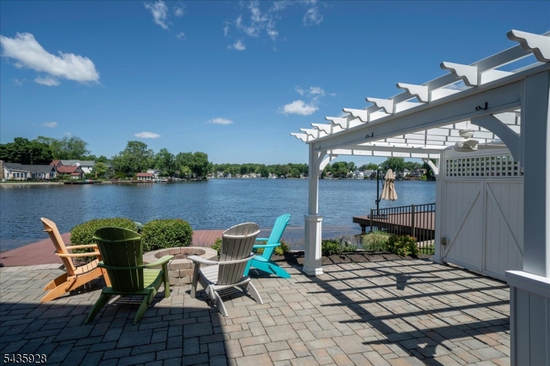41 E Shore Rd