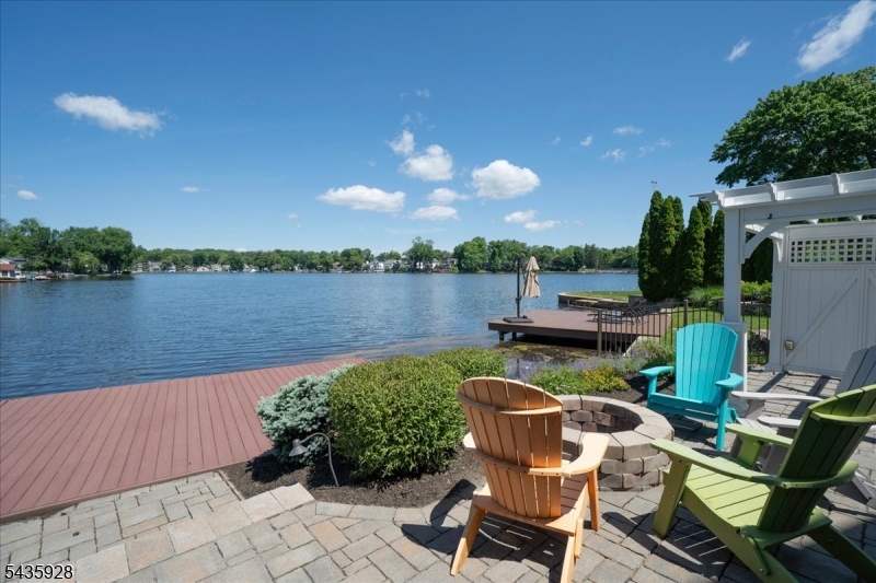 41 E Shore Rd