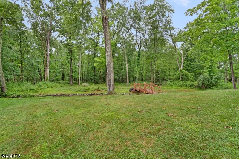 182 Lake Rd