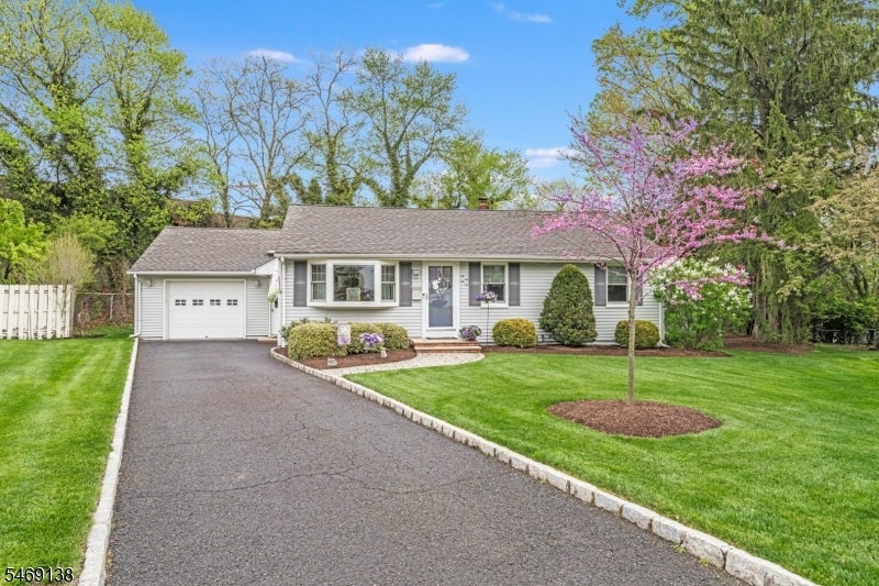 12 Eaton Ct