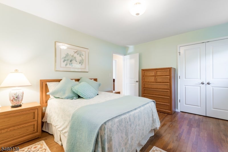 12 Eaton Ct