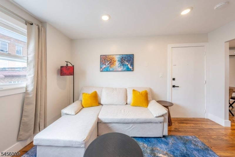 33-35 Adams St 1