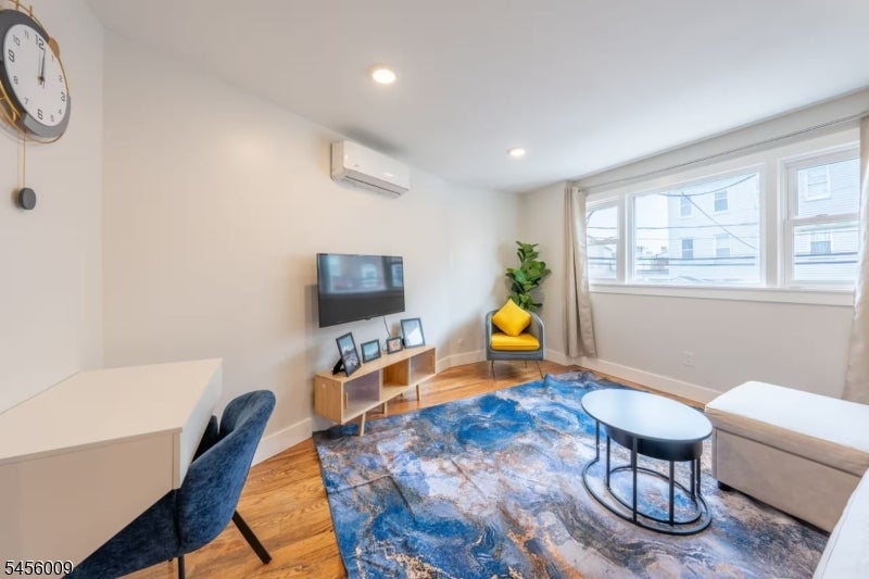 33-35 Adams St 1
