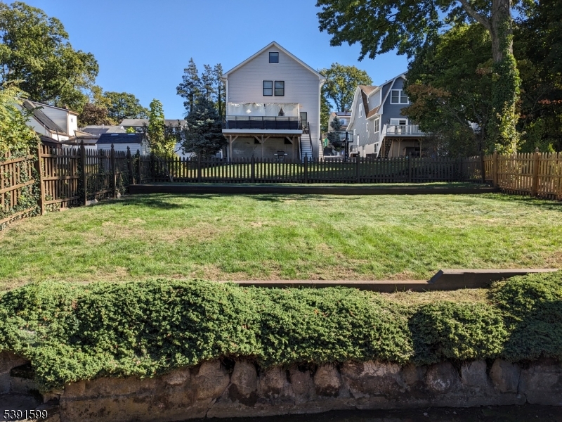 189 Mineral Spring Ave