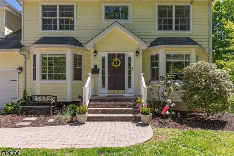 23 Saint Johns Pl