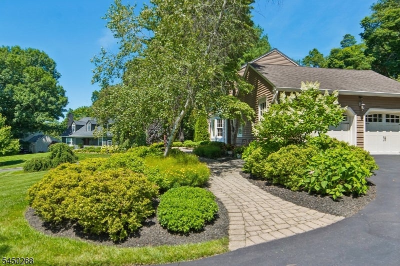 16 Pender Hill Rd