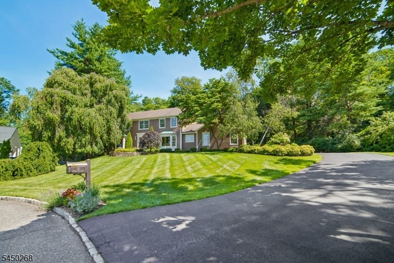 16 Pender Hill Rd