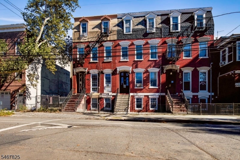 22 Storms Ave