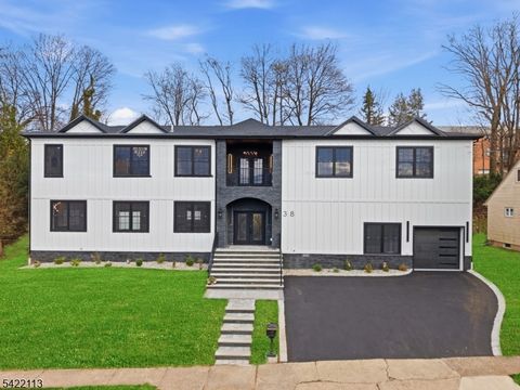 38 Pershing Pl Woodland Park NJ 07424