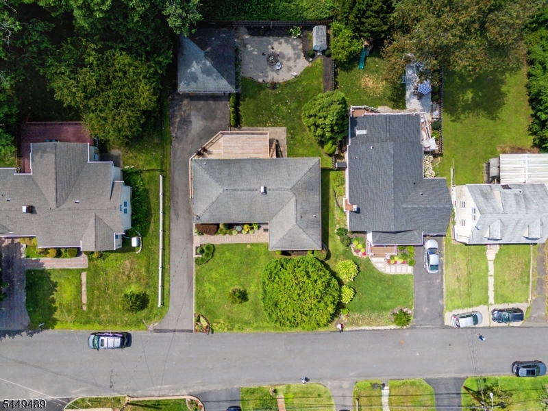 15 VALLEY ROAD