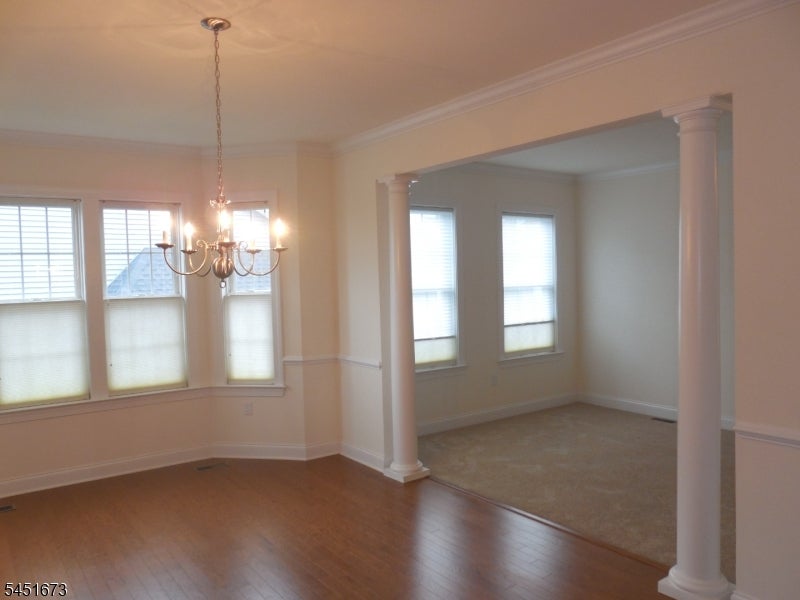9 Comstock Ln