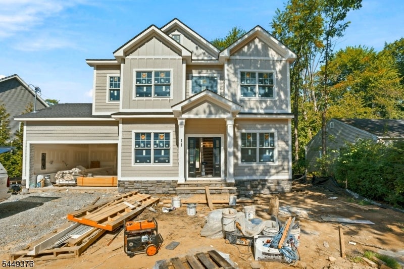 11 Maplewood Dr