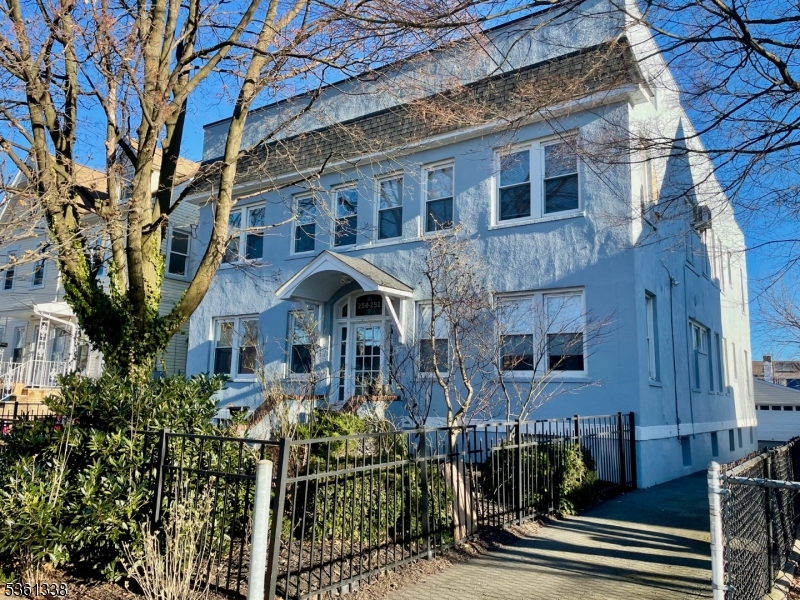 250-252 Watchung Ave