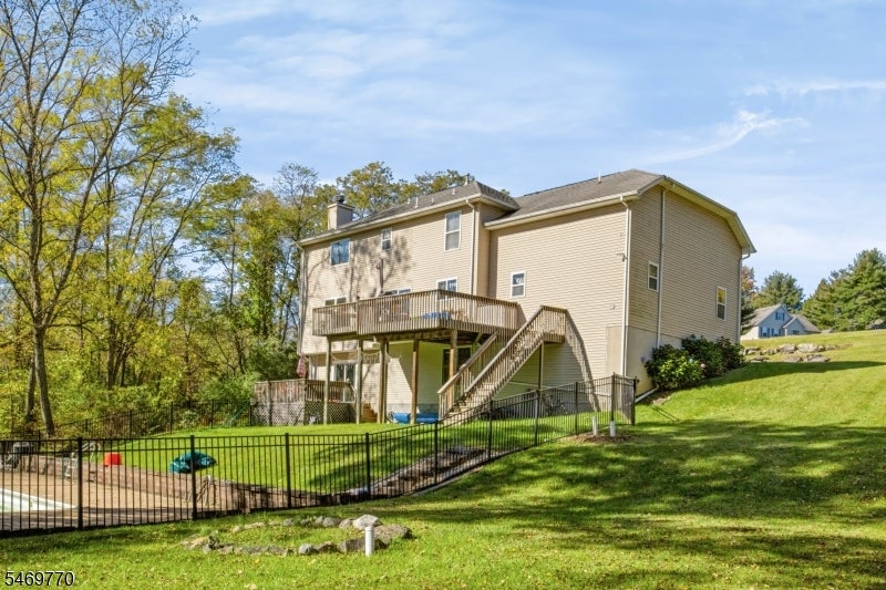 5 Worthington Rd
