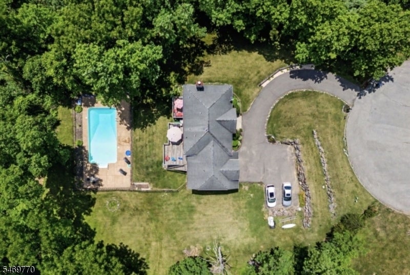 5 Worthington Rd