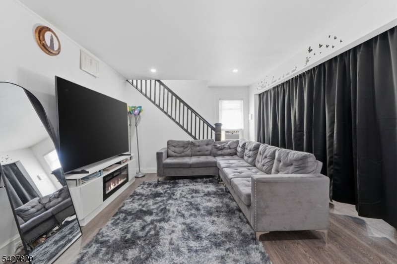 128 Carolina Ave