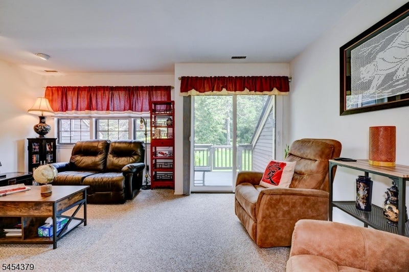 20E Quincy Ln E