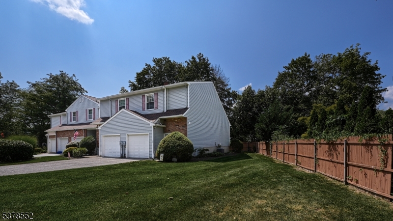 19 Ivy Ct