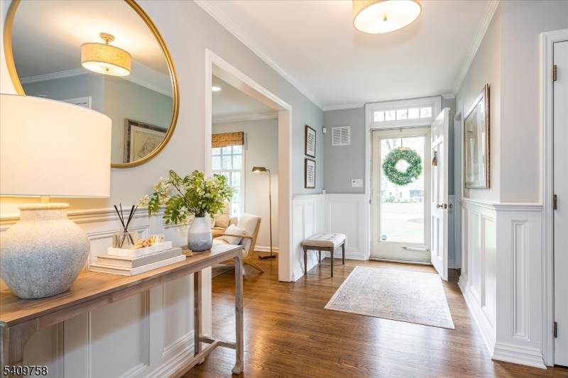 11 Huron Dr