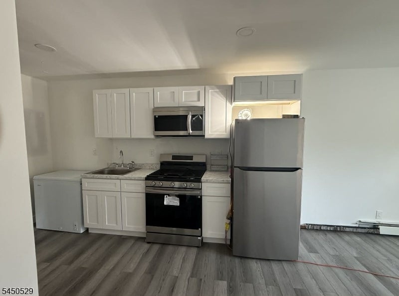 5 Van Wagoner Ave