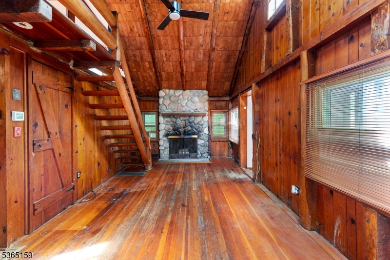 47 Twin Oaks Trl