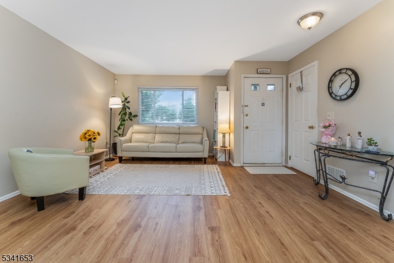 13 Cedar Ct