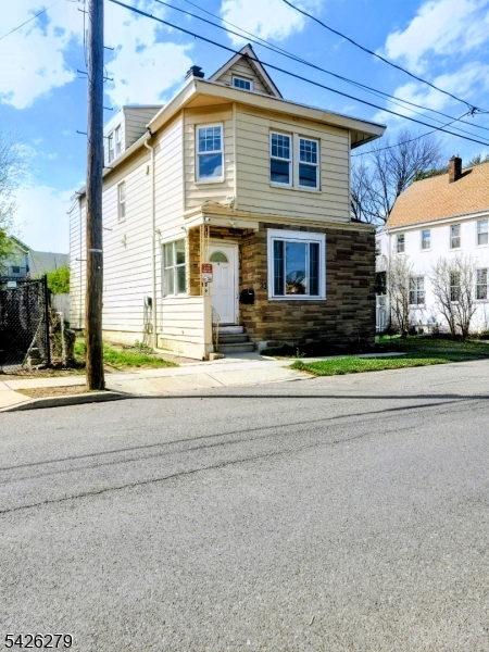 215 Lafayette Street 1