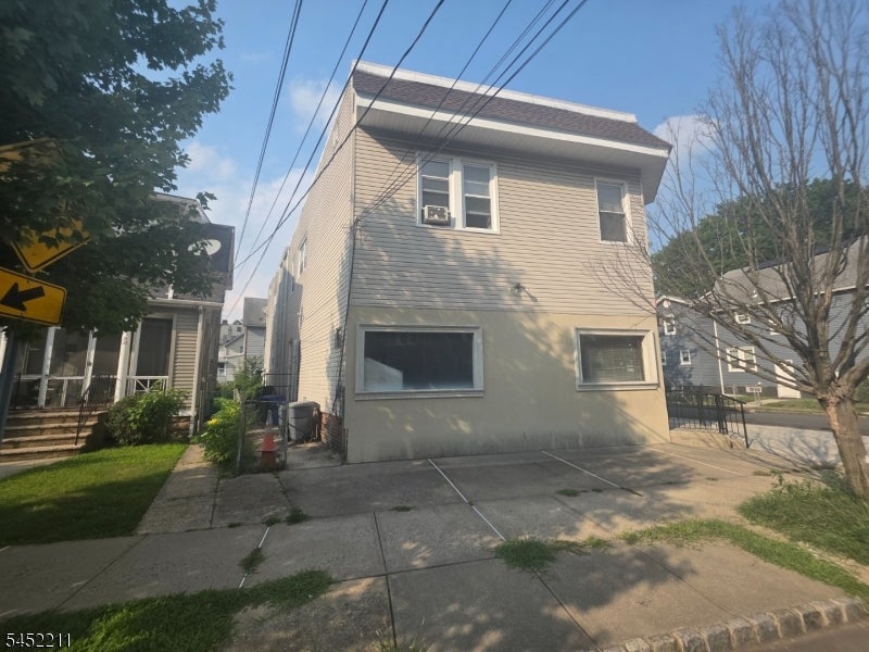 17 Maolis Ave
