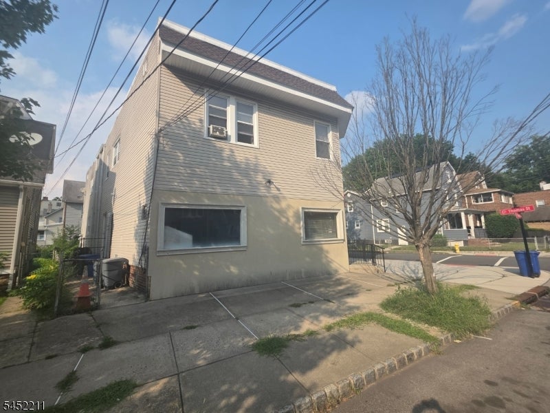 17 Maolis Ave