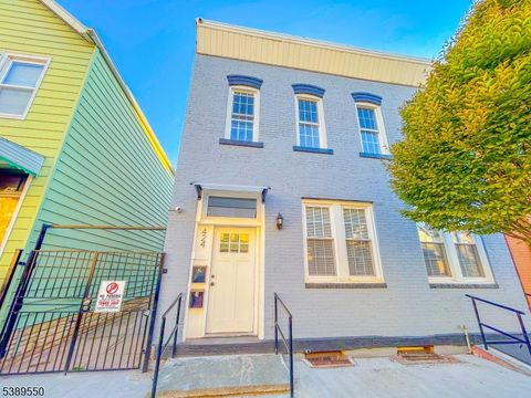 424 Walnut St Newark City NJ 07105