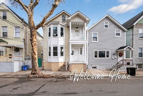 26 Vincent St Newark City NJ 07105