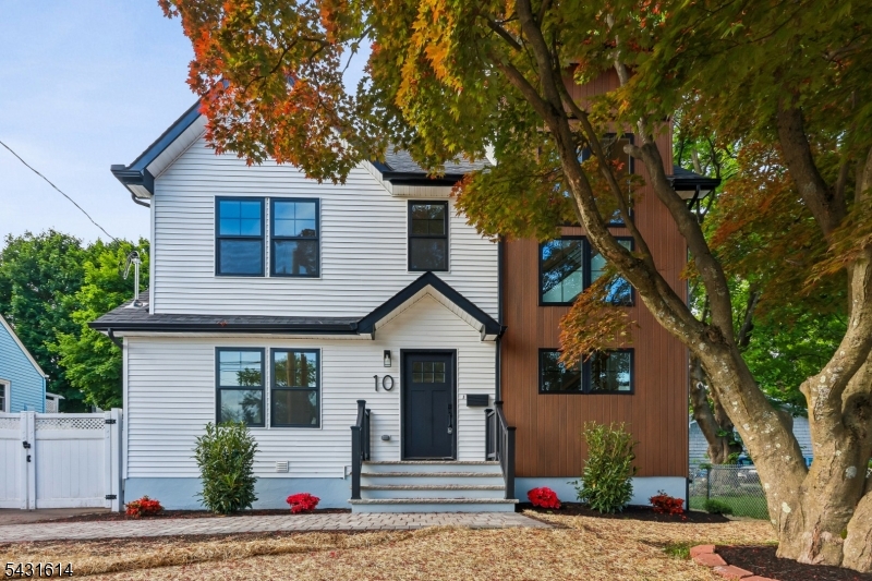 10 Rose St