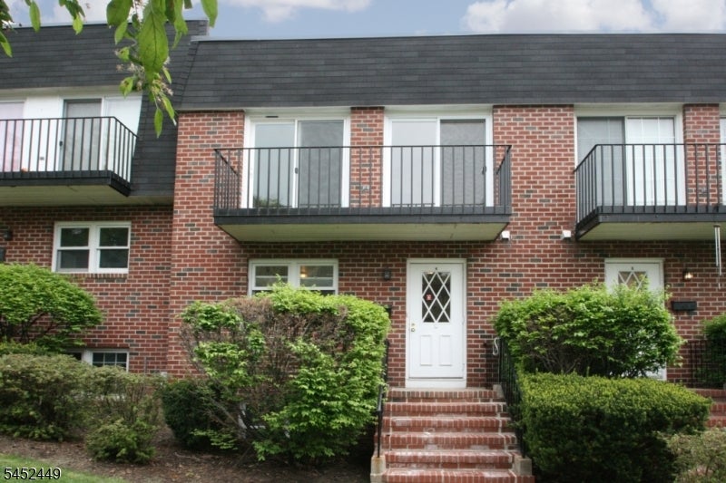 1 Carriage Way 11