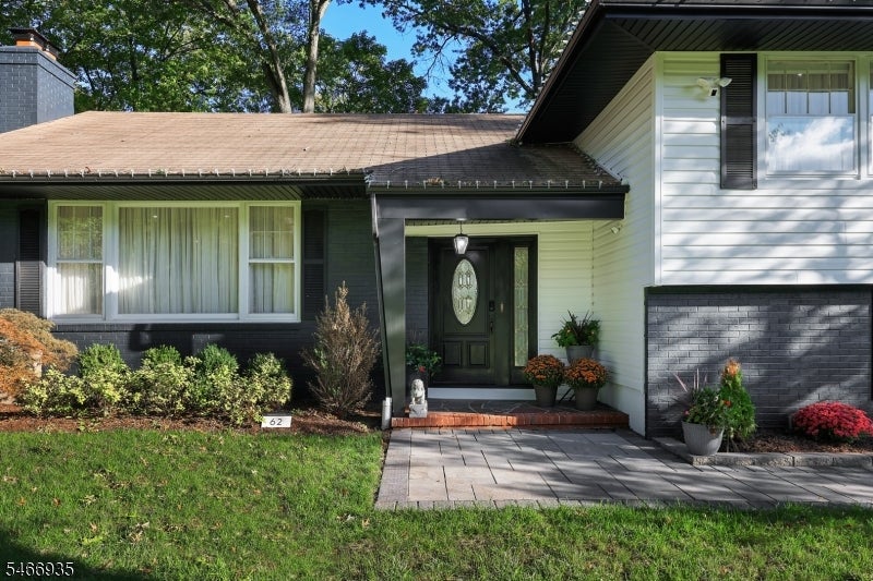 62 Guinard Dr