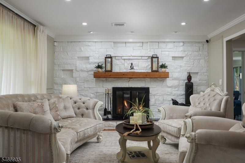 62 Guinard Dr