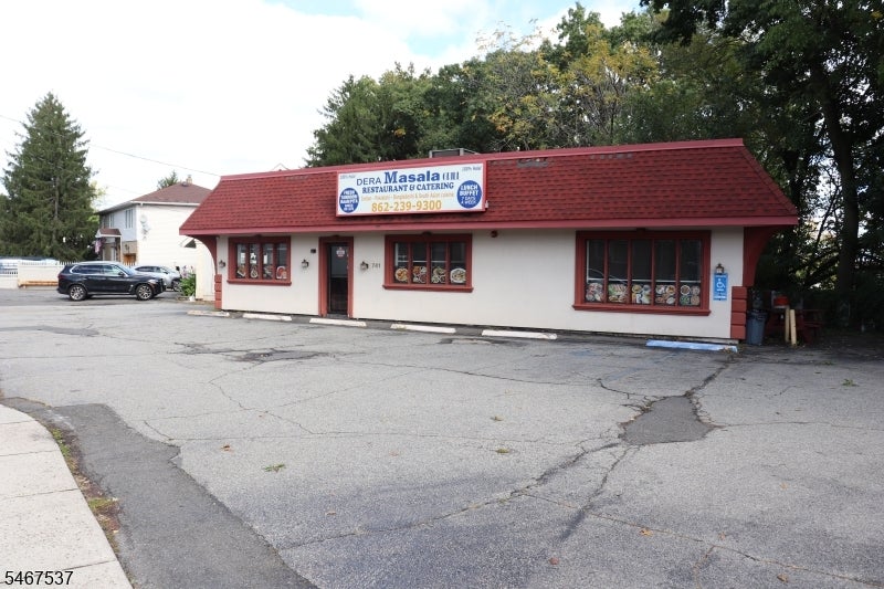 741 Broad St